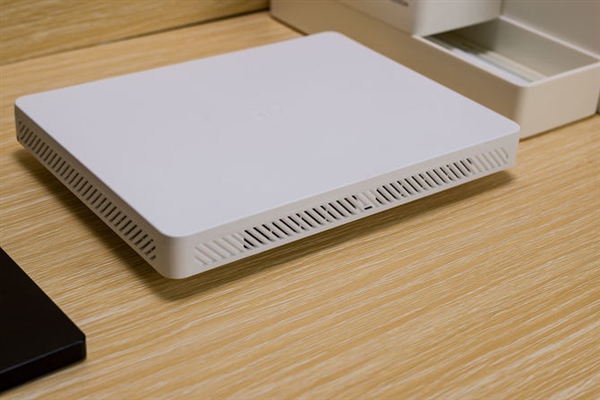 中兴晴天墙面路由器上手：新一代WiFi 6穿墙神器(图4)