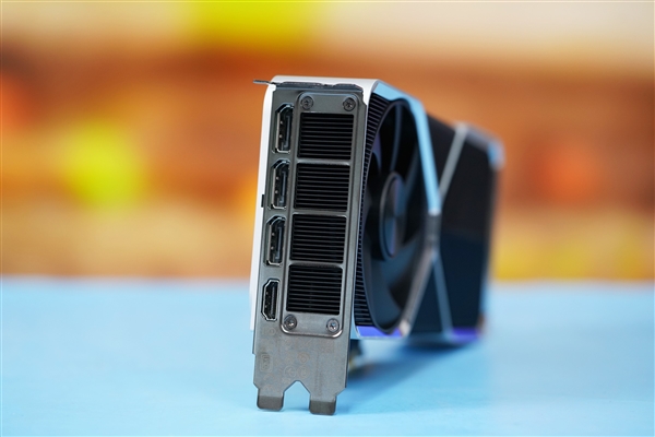 3199元游戏新神器!RTX 4060 Ti图赏(图8) 3199元游戏新神器!RTX 4060 Ti图赏(图8)